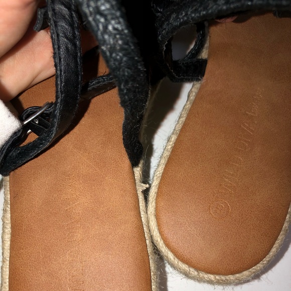 Sandals - Picture 3 of 3